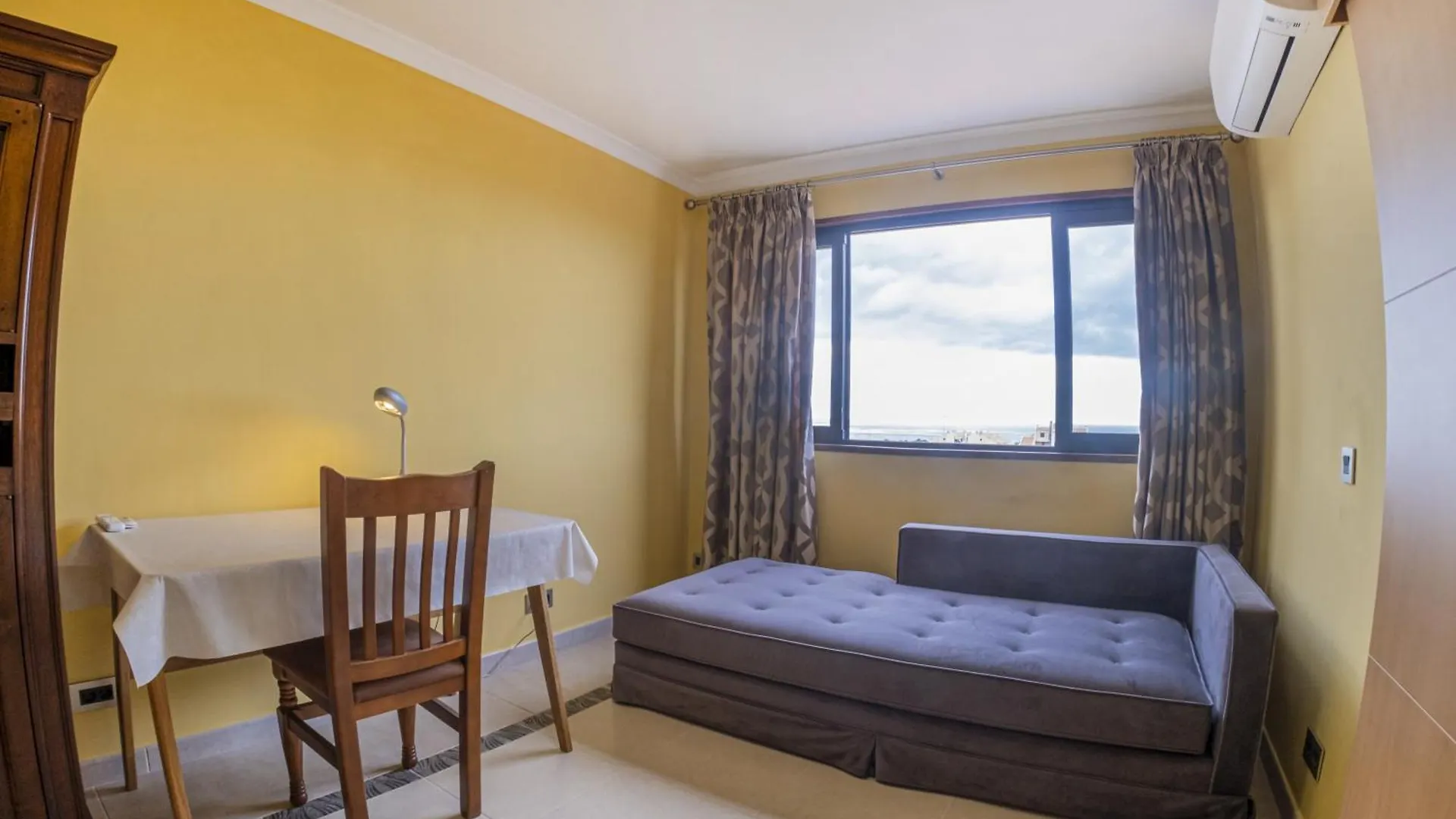 El Paso By Tenerife Rental & Sales Playa de las Américas 0*,  Spanien
