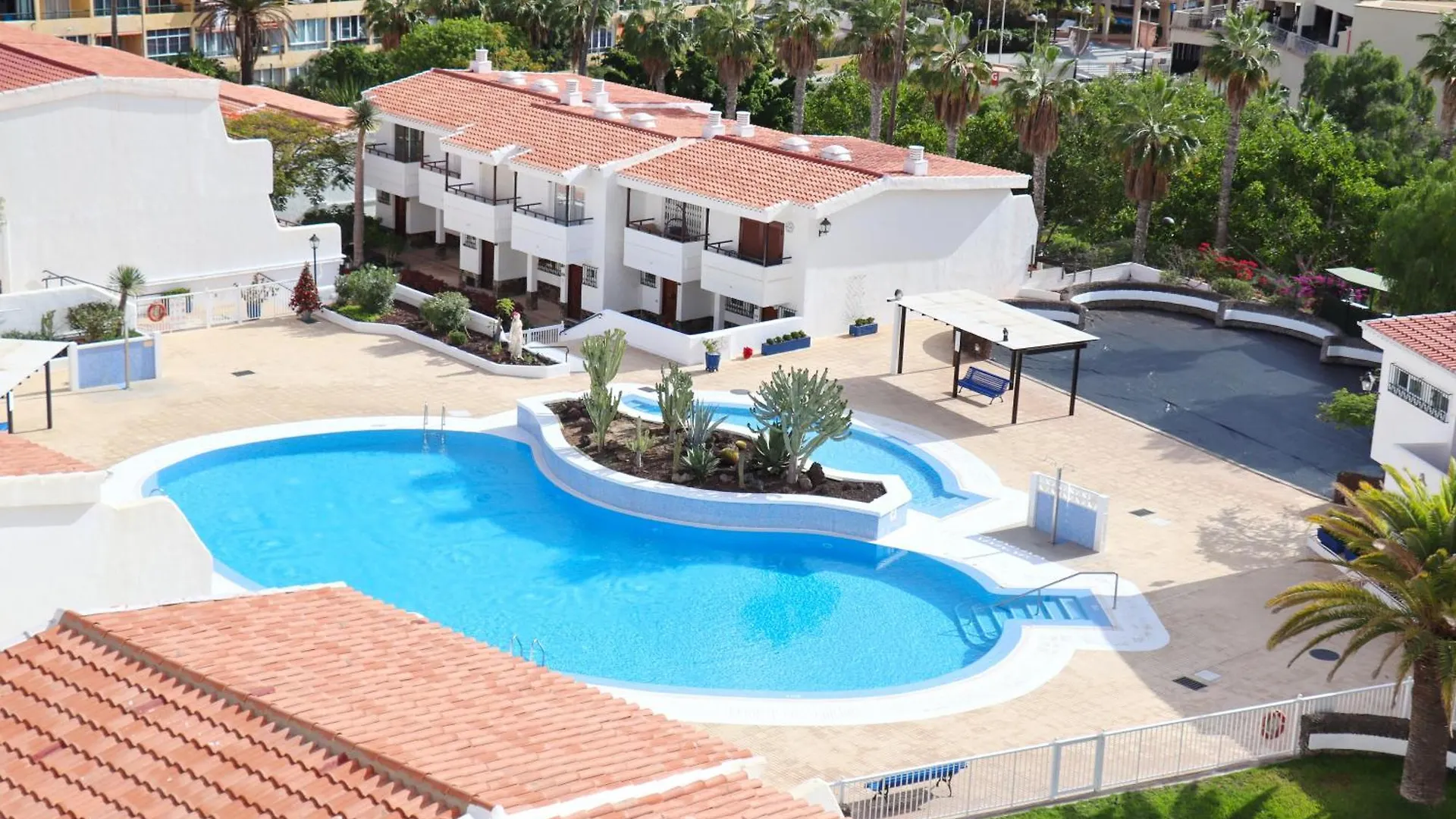 El Paso By Tenerife Rental & Sales Playa de las Américas 0*,  Spanien